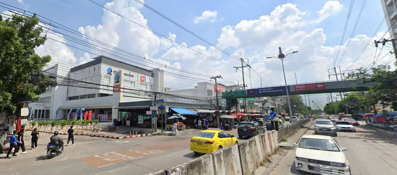 Street view of the Kanchanasuk parking building