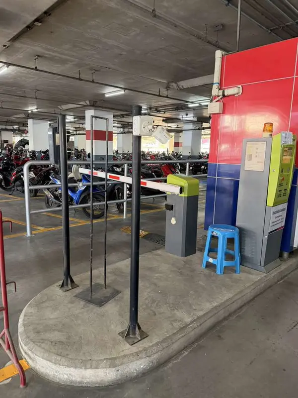 Motorcycle parking equipment
