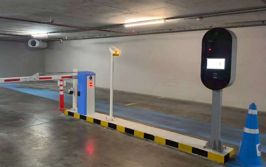 Vajira Hospital car park barrier